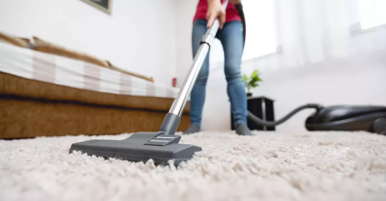 Vacumming carpet