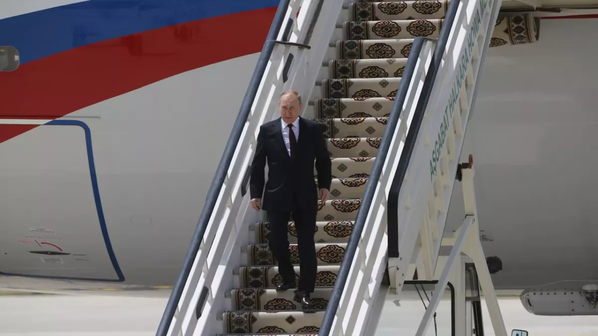 Vladimir Putin reportedly made elaborate plan to travel undetected amid paranoia of being attacked