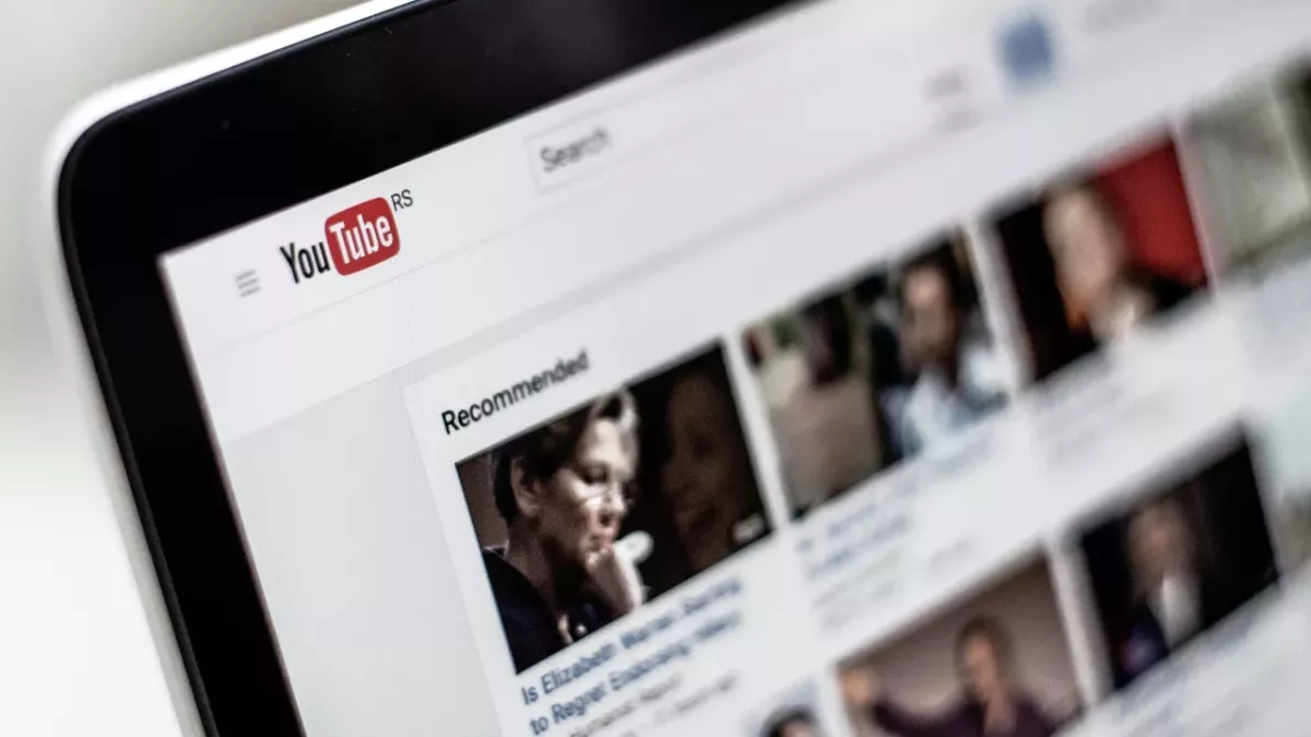 War in Ukraine: Who is the British YouTuber accused of war crimes