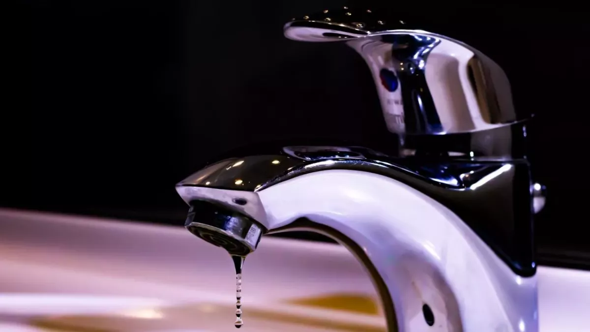 Water bills should increase to avoid shortages and emergency supply handouts according to expert 