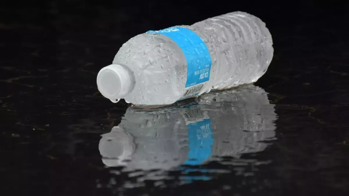 Bottled water New study level of nanoplastics in your water