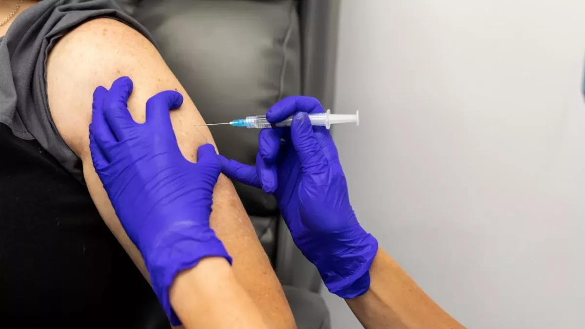 The covid vaccine has 6 very common side effects