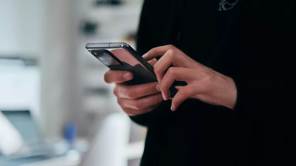 The dirty truth about your phone, this is how often you should clean it