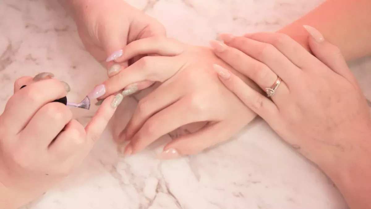 Disoloured nails: the sign that warns you of a serious disease