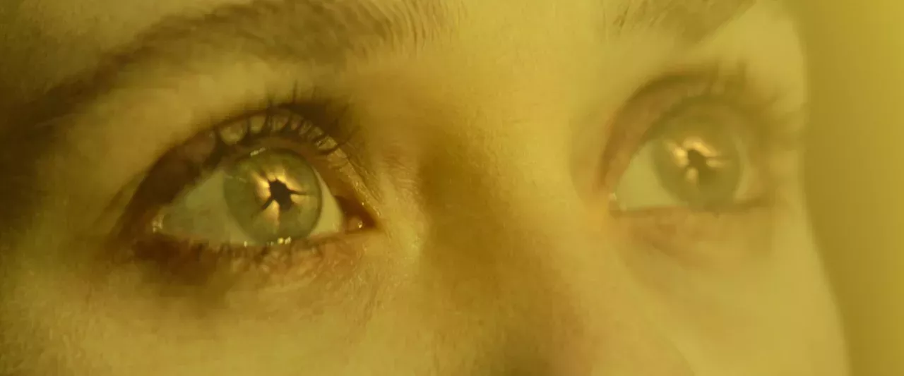 expert reveals happens phenomenon eyes before after death body