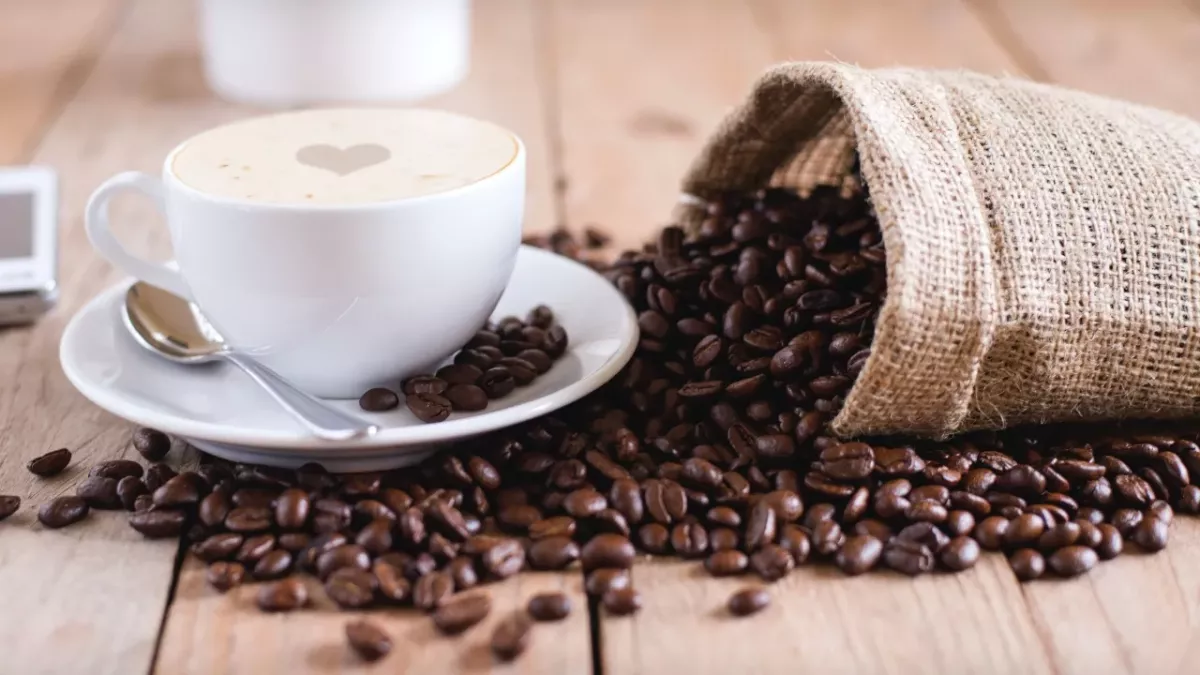 Health: Drinking at least 2 cups of coffee a day can reduce the risk of heart disease