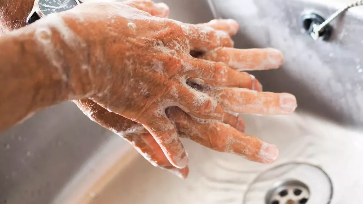 Here's the percentage of the population with semen on their hands, according to one study