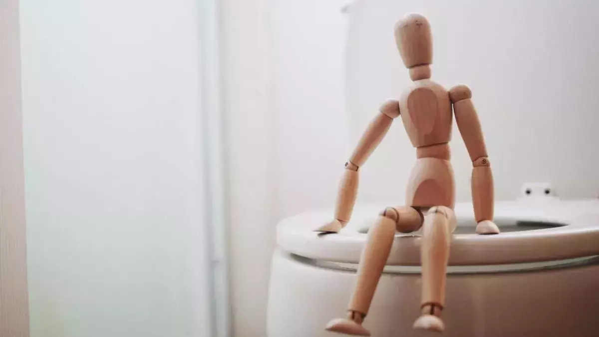 Here's why you should never pee before bed