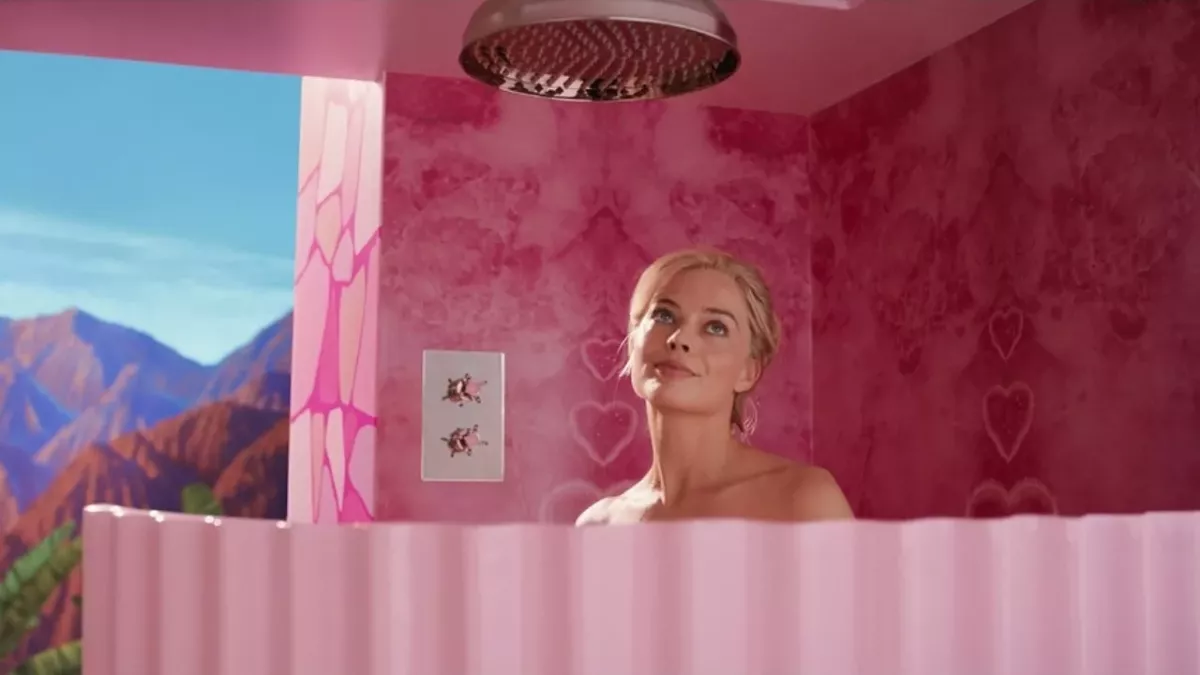 Pelvic health: Here's why you should never pee in the shower 