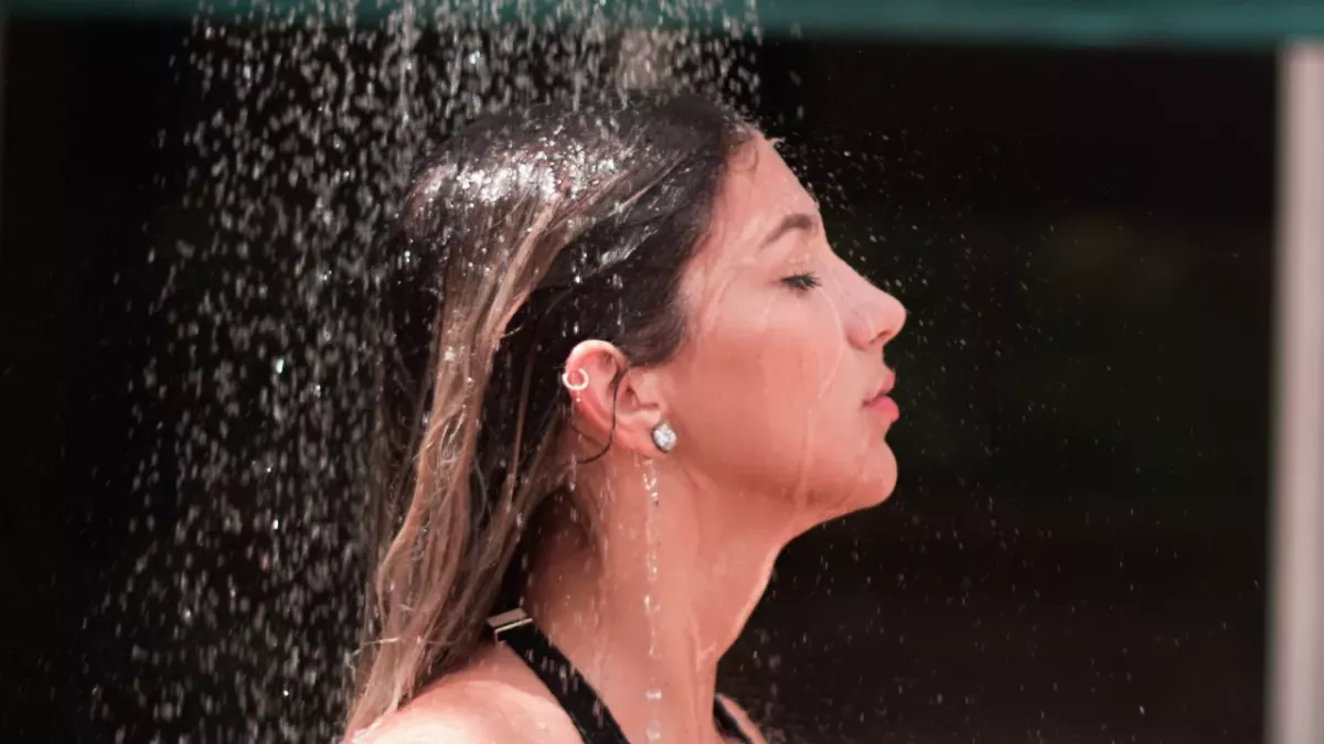 Should you shower in the morning or the evening? 