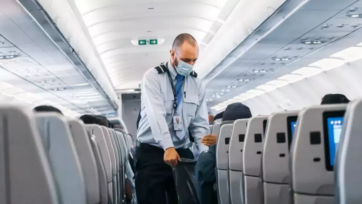 UK plans to grant vaccinated expats entry without isolation to be revealed in ‘next couple of weeks’, says transport secretary