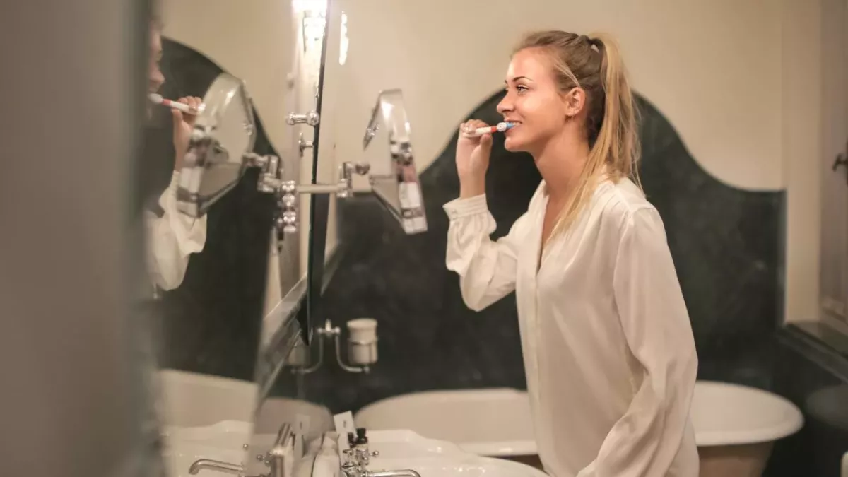 using electric toothbrush things not to do