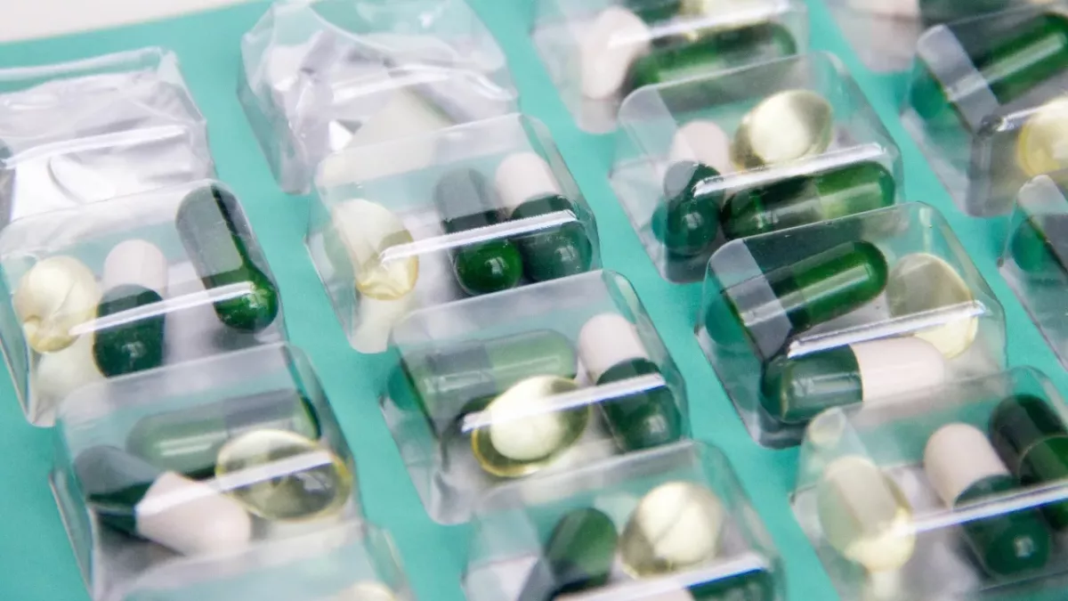 Vitamin B12 Deficiency: Having cold extremities could be a sign of deficiency