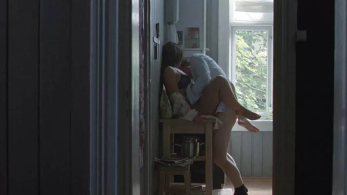 4 table sex positions that'll bring up the heat