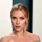 Scarlett Johansson Dazzled Everyone In Her Transparent, Strapless, Silver Dress At The 2020 Oscars