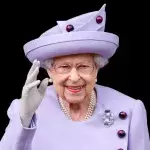 Queen Elizabeth II apparently had a 'secret' friendship with this famous Hollywood actor