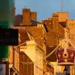 Windsor Castle: Break in on Christmas day to assassinate the Queen