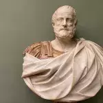 Archeologists unearth massive statue dating from Roman times near British motorway