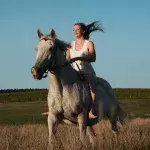 This girl died and came back to life after horrific horse-riding incident, here's who she saw in heaven 