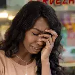 Man steps in to defend woman who is beaten by husband in restaurant