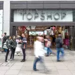 Top Shop Is Selling A Nylon Shoulder Bag For Only £18 And It's Perfect For The Winter/Spring Season