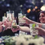 3 popular drinks you should always avoid during a heatwave, they will dehydrate you