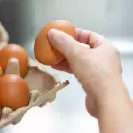 Never wash your eggs before cooking due to this serious health hazard