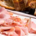 People are just finding out how sliced ham is really made: 'I can’t eat anything anymore!'