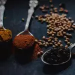 Spices to Naturally Flatten Your Stomach
