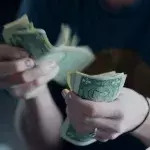 This is how much money you should have in your savings account 