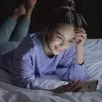 Experts reveal you should turn off your phone for 5 minutes every night, here's why