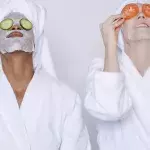 You may have been tying your dressing gown wrong all your life, here’s how to do it