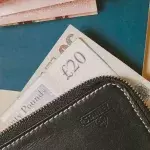 Benefit claimants to receive £800 boost 