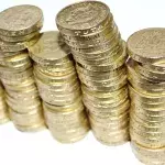 Money warning issued to Brits over old paper bank notes and coins: ' Dig them out now'