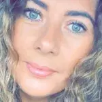 Mum, 43, loses clumps of hair to COVID trauma
