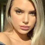 This YouTuber Posted A Rather Daring Photo Of Herself
