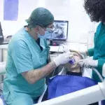 A dentist reveals what you should do before going to bed, and it's not brushing your teeth (VIDEO)