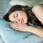 Here's some surprising advice from a sleep specialist to cure your insomnia