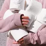 men wiping after peeing 