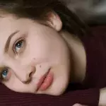 Moles And Beauty Spots On These 5 Areas Of Your Face Reveal A Lot About Your Personality