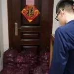 Woman Gets Revenge on Her Ex by Sending Him a Literal ‘Tonne’ of Onions