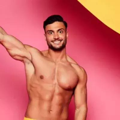 Davide slammed for kissing two different girls as Ekin-Su remains loyal