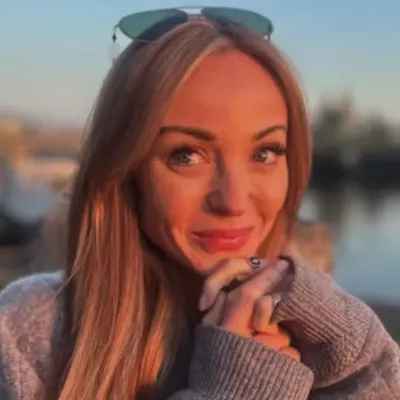 Mystic Mates: “mention tarot and everyone suddenly has a story” as Helen George Finds a Fresh Start