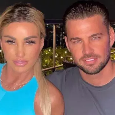 Katie Price seen without her engagement ring, after fiancé Carl Woods did this