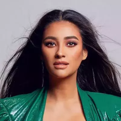 Pretty Little Liars Star Shay Mitchell Proudly Posed While Breastfeeding