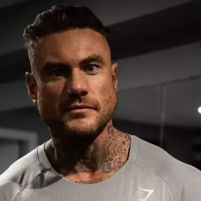 Thomas Powell: Former Islander undergoes breast reduction operation 