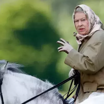 Queen Elizabeth II statue sold for a huge amount