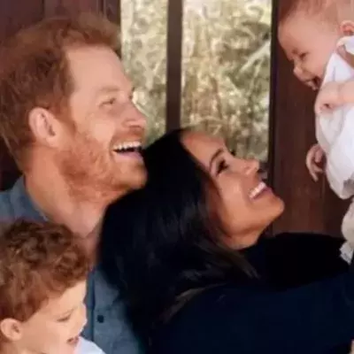 This is what the five hidden signs in Harry and Meghan’s Christmas card mean