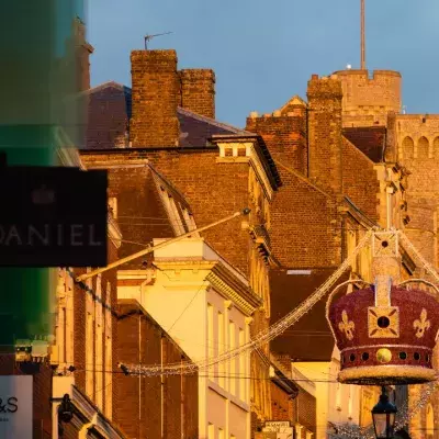 Windsor Castle: Break in on Christmas day to assassinate the Queen