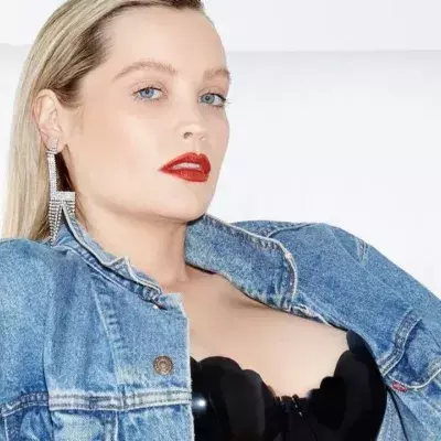 Laura Whitmore reveals her baby bump for the first time